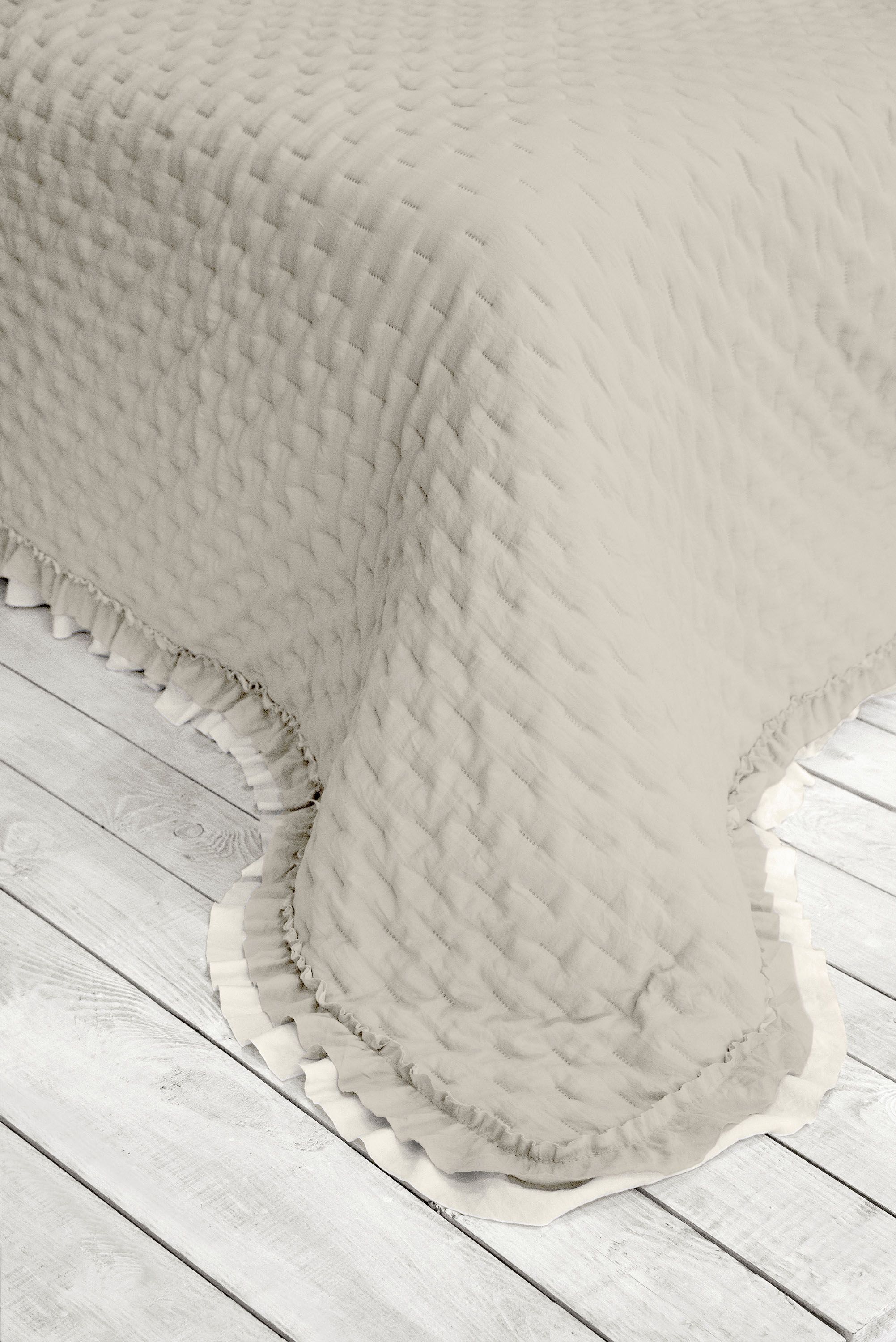 Покрывало 1-спальное с рюшами "Рошель" ПЕСОК 180x250см